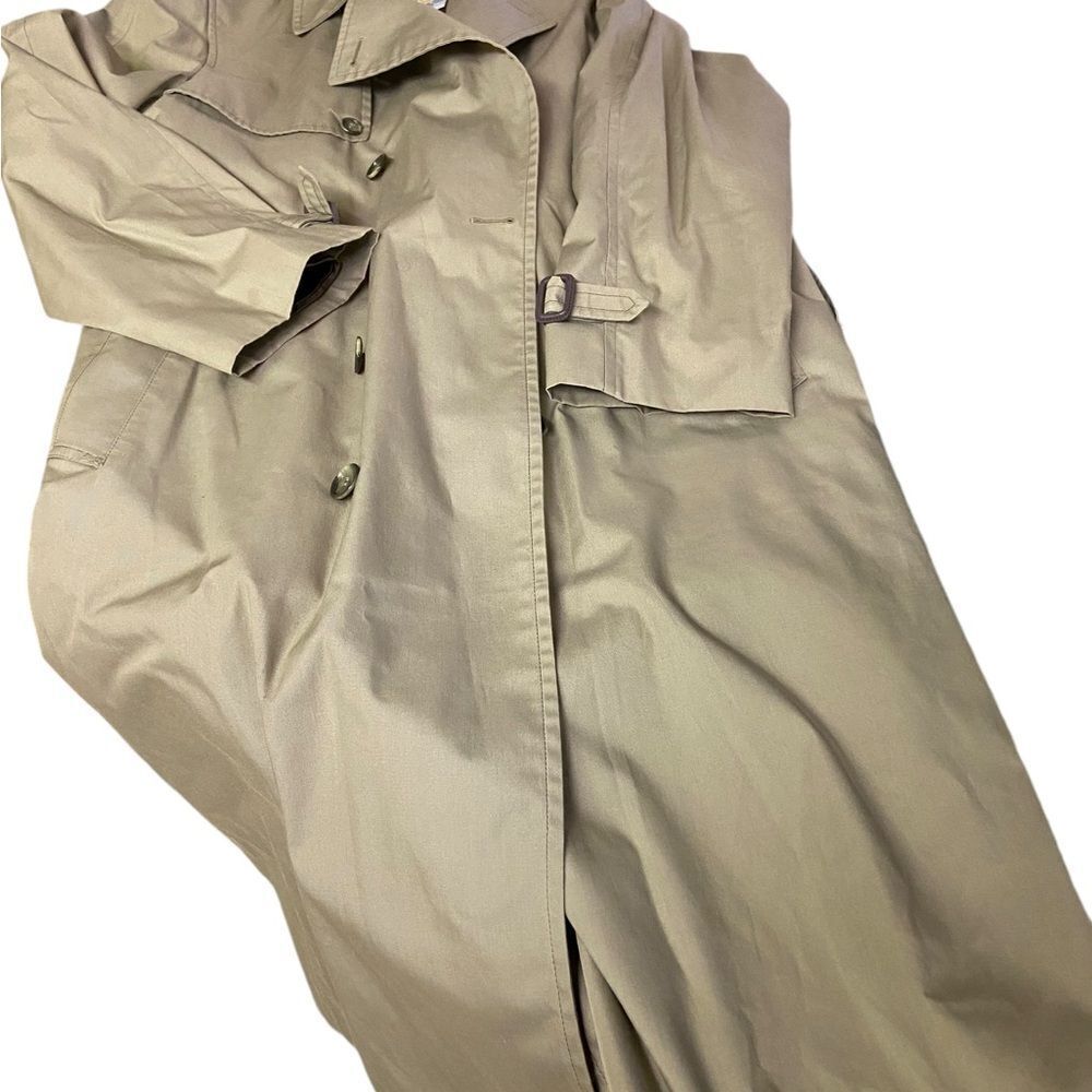 London Fog size 50 long double breasted trench coat vintage in perfect cond